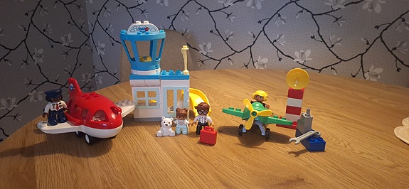 Lego duplo lentokone+lentokenttä