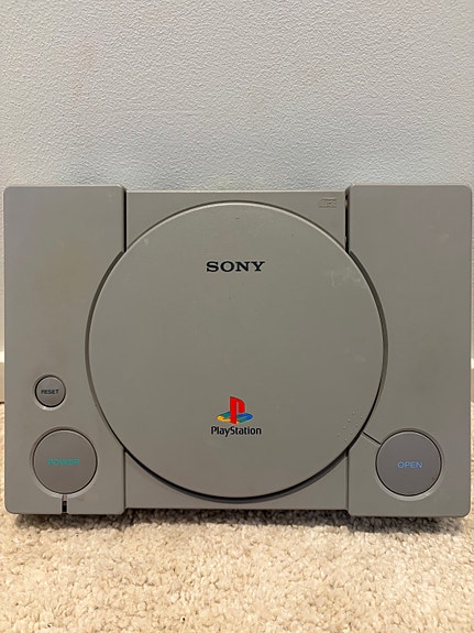 Sony PlayStation 1 julkaisumalli [SCPH-1002]