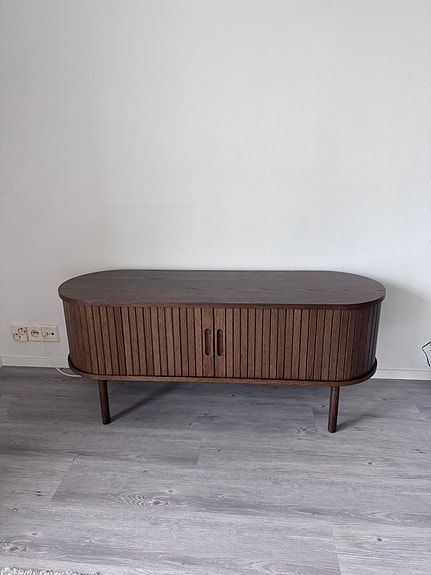 LYNGVIG TV-taso 120 cm, tumma tammi