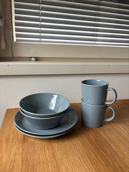 Iittala harmaa lautas- ja kulhosetti, mukit