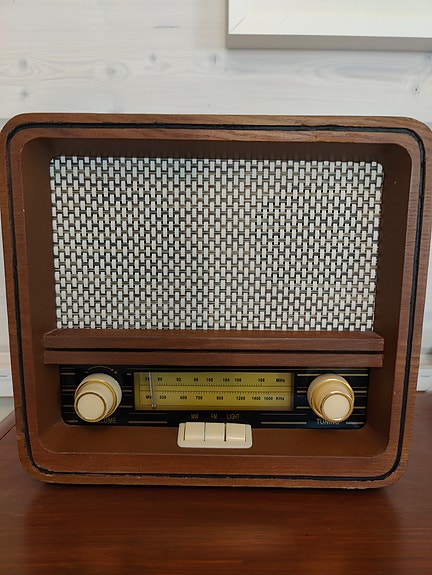 Retro radio USB liitännällä