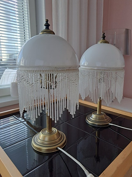 Yöpöydän lamput 2kpl