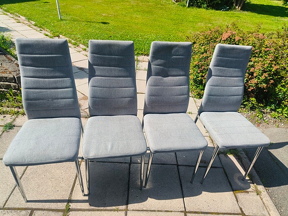 4 kpl keittiön tuoleja