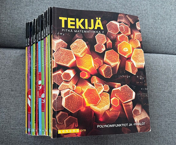 Tekijä Pitkä matematiikka 2-12