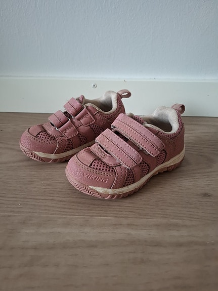 Viking välikausikengät, koko 24