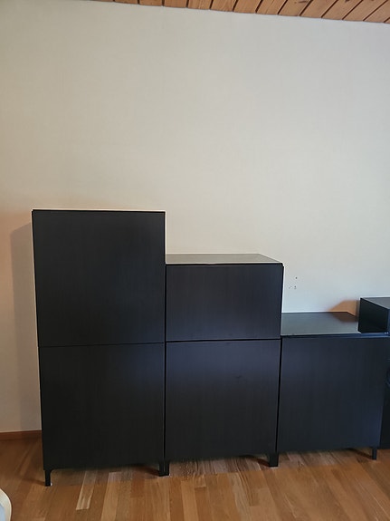 IKEA Bestå mustanruskea kaappikokonaisuus