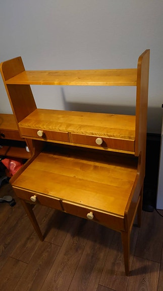 Täyspuinen vintage työpöytä