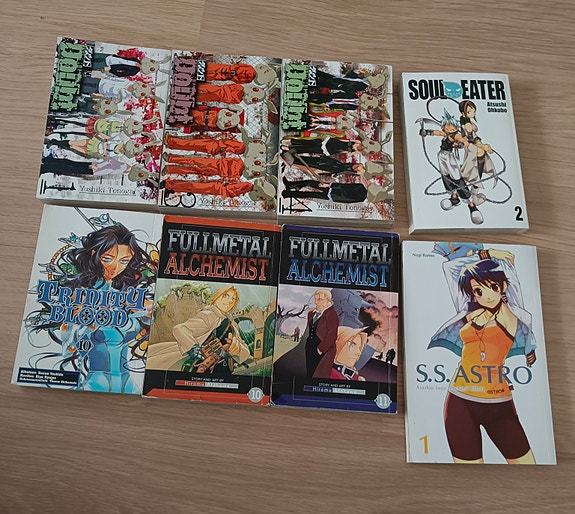 Manga kirjat 1€/kpl