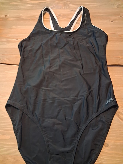Karhu uimapuku XL musta