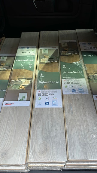 NatureSense laminaattilattia vaalea tammi