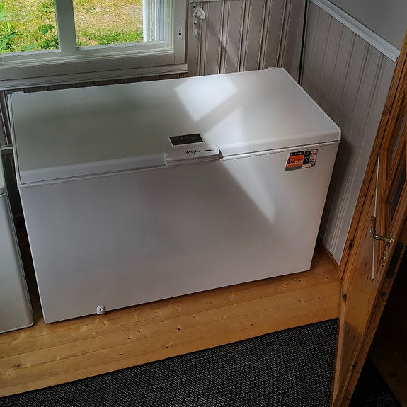Whirlpool arkkupakastin valkoinen