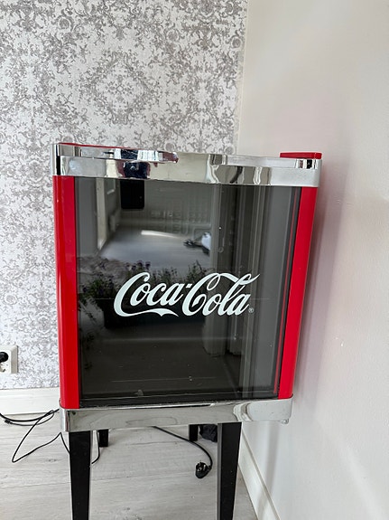 Scandomestic Coca-Cola jääkaappi lasiovella