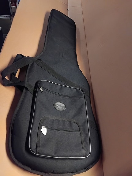 Uusi Fender sähkökitaran laukku