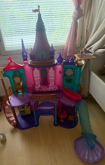 Disney barbie / prinsessa linna