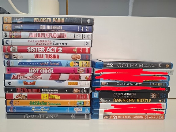 DVD-elokuvia/sarjoja, paketti / yksittäin