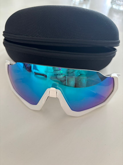 Oakley urheilulasit