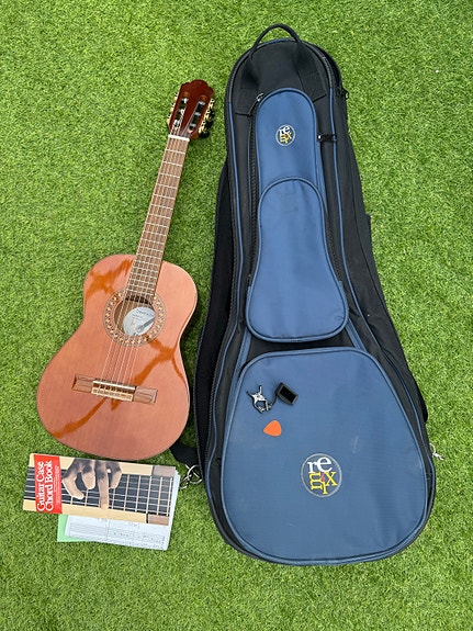 Höfner Carmencita HC504-1/2 klassinen akustinen kitara 1/2-koko