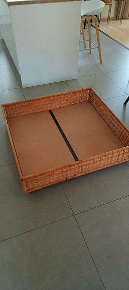 Vuodevaate-/säilytyslaatikko pyörillä