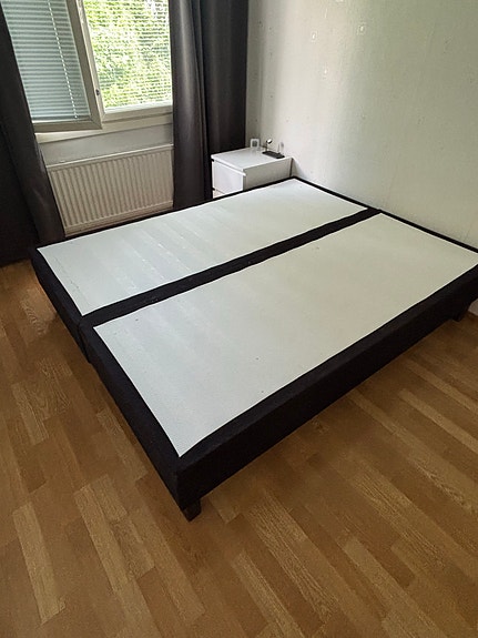 IKEA sängynrunko 160x200