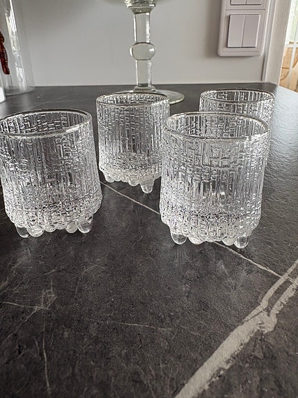 Iittala Ultima Thule snapsilasi Tapio Wirkkala
