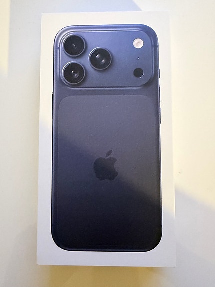 iPhone 17 Pro 1 TB Blue avaamaton