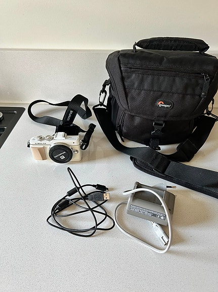 Olympus PEN Lite E- PL 7 järjestelmäkamera valkoinen