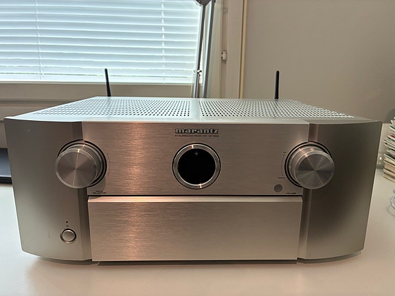 Marantz SR7009 AV-vahvistin, hopea