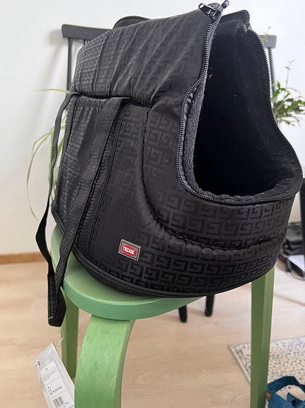 Pienen koiran tai kissan kantokassi