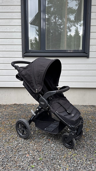 Britax mustat B motion matkarattaat