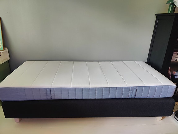 Iskun runkopatja ja Ikean joustinpatja 80 x 200 cm