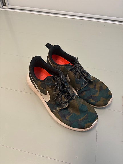 Nike miesten kengät koko 46 camokuosilla