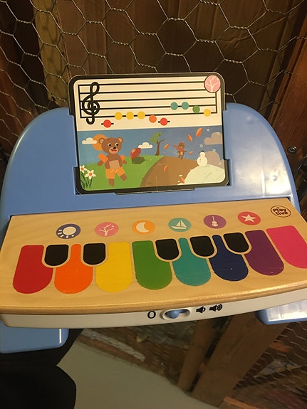 Lasten puinen piano