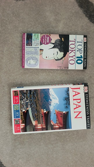 DK Eyewitness Travel Japan ja Top 10 Tokyo -matkaopaskirjat