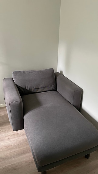 Ikea tummanharmaa divaani