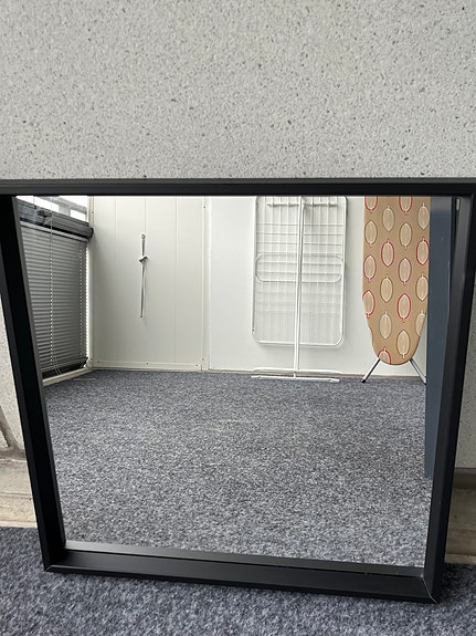 IKEA musta peili