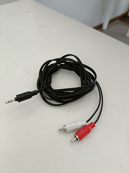 Laadukas RCA-kaapeli | audiokaapeli | RCA x 2 - 3.5mm | 3m |