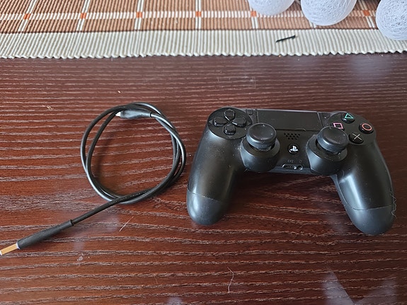 Sony PlayStation 4 DualShock ohjain