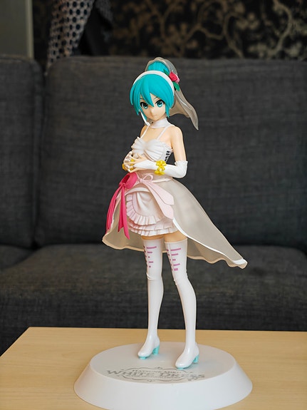 Hatsune Miku White Dress Super Premium Figure