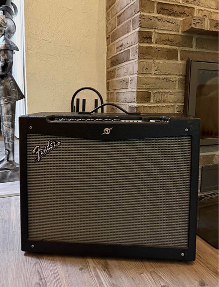 Fender sähkökitaran vahvistin