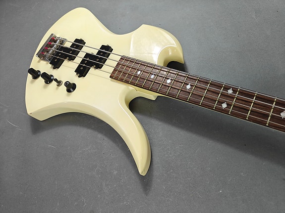 Vintage bassoja