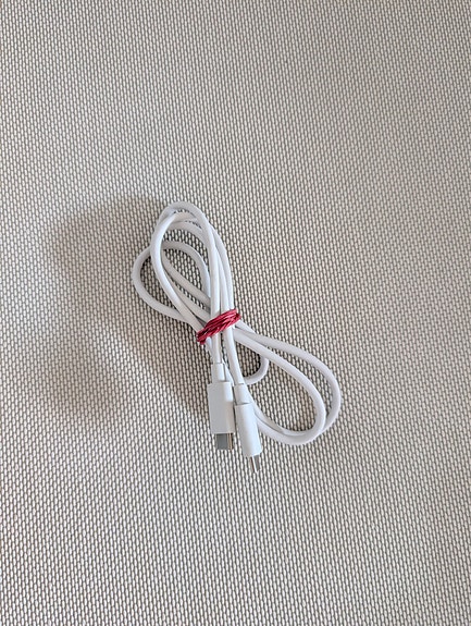 Uusi USB-c to USB-C kaapeli