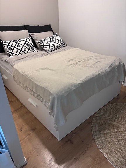 IKEA Brimnes sänky , patja ja petari