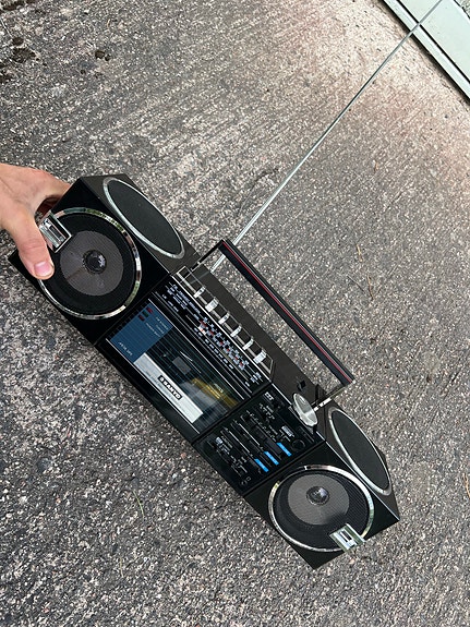 Vintage Sanyo m7755L kannetava radio / kasetti soitin
