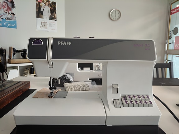 PFAFF Select 3.2 käytetty ompelukone