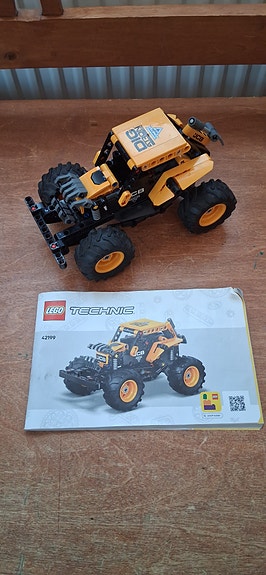 technic lego monsteri vetomoottoriauto 42199