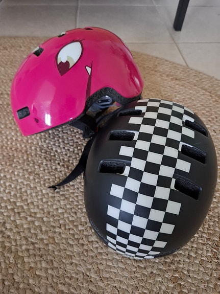 Bell lasten pyöräilykypärät 45-52 cm