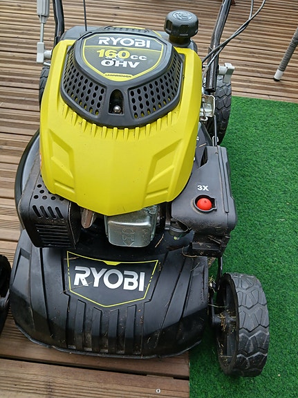 Ryobi vetävä ruohonleikkuri