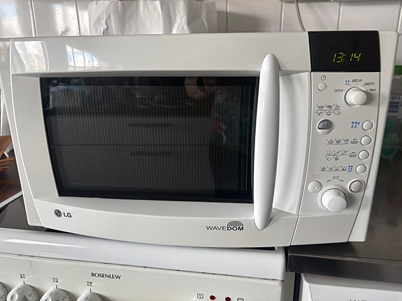 LG mikroaaltouuni valkoinen
