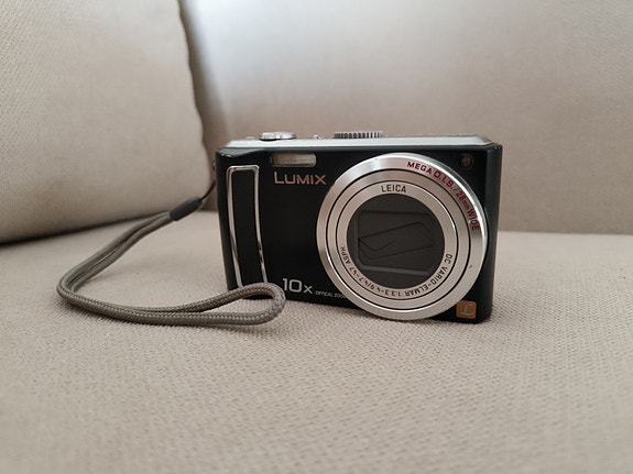 Panasonic Lumix DMC-TZ4