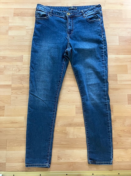 Hyvät farkut kokoa 44/XL